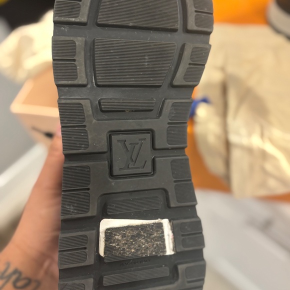 Men Louis Vuitton runway suede black sneakers - Picture 5 of 5